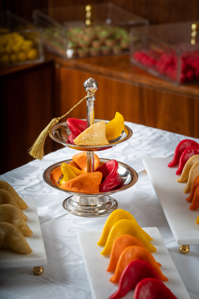 Photo d'assortiment de cornes de gazelle de plusieurs couleurs